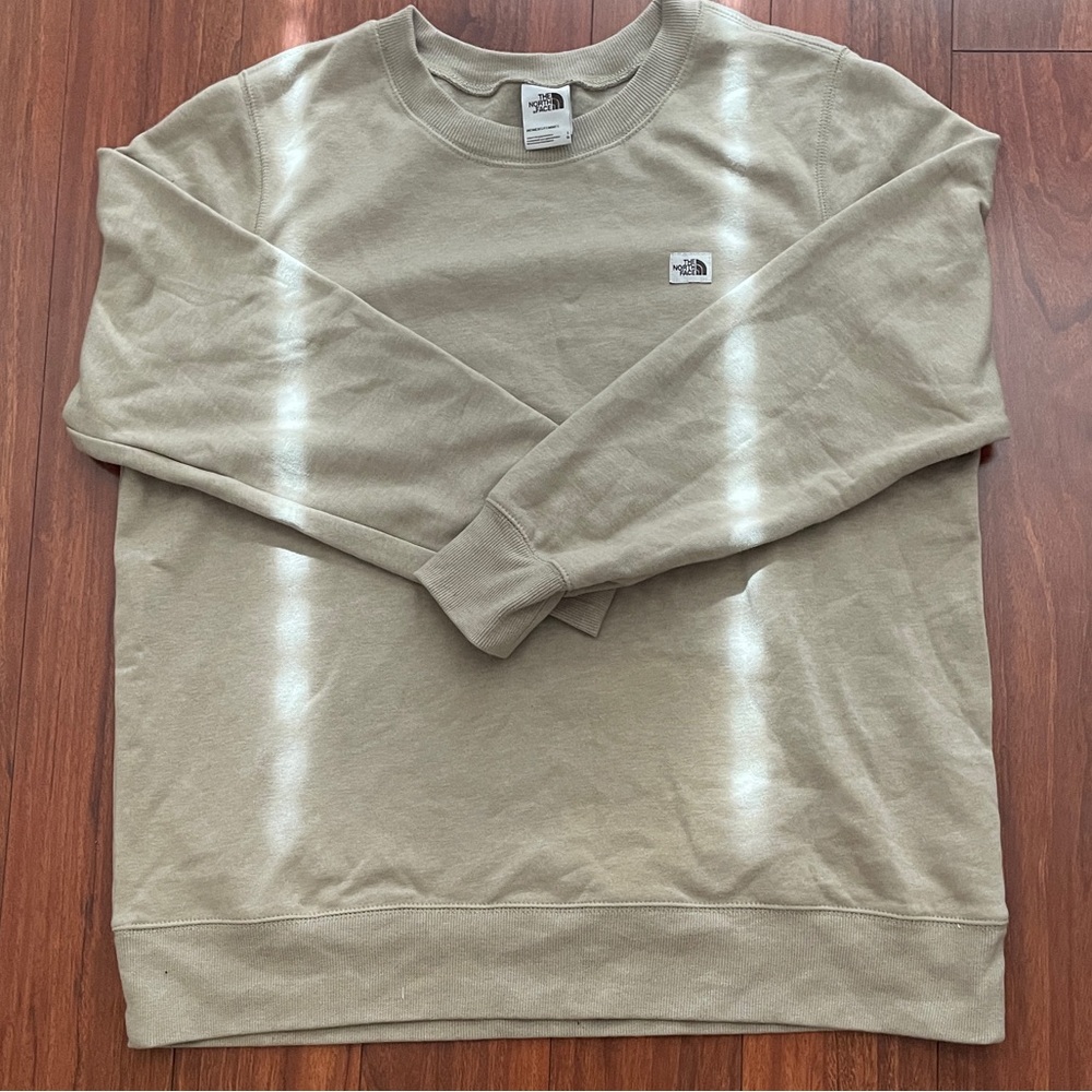 Women’s large light brown/Taupe North Face soft fleece sweatshirt. New!